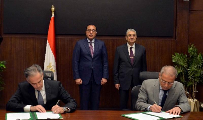 تعاون بين «القابضة للكهرباء» و«جنرال إلكتريك»  لطاقة الغاز بحضور رئيس الوزراء