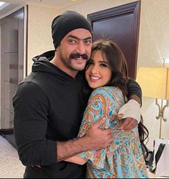 ياسمين عبد العزيز تخطف الأنظار بـ «الإسدال» في يوم عرفة - «صور»