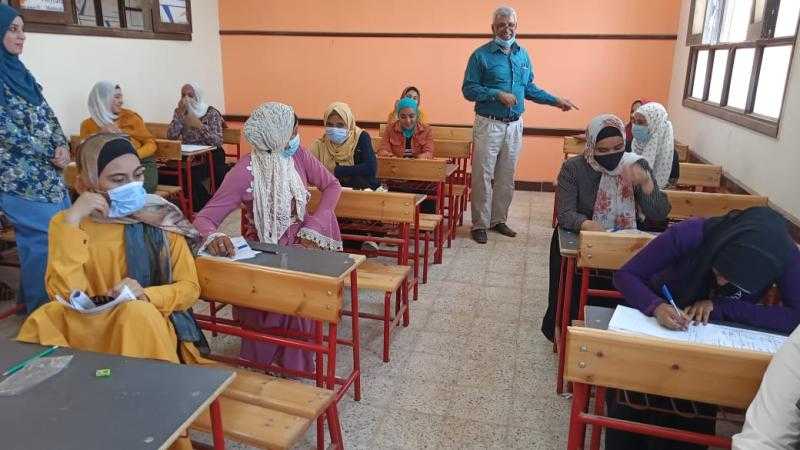 مُتخصص في التعليم يُقدم نصائح لطلاب الثانوية العامة حول كتاب المفاهيم