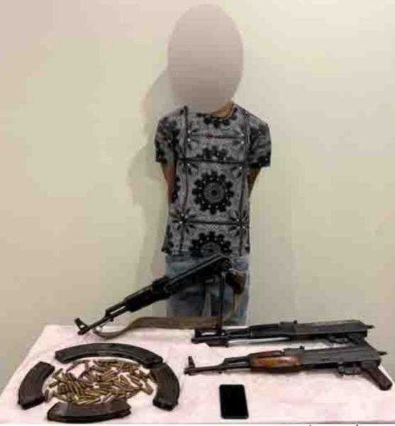 ضبط عاطل بحوزته بنادق آلية وذخائر بالخانكة
