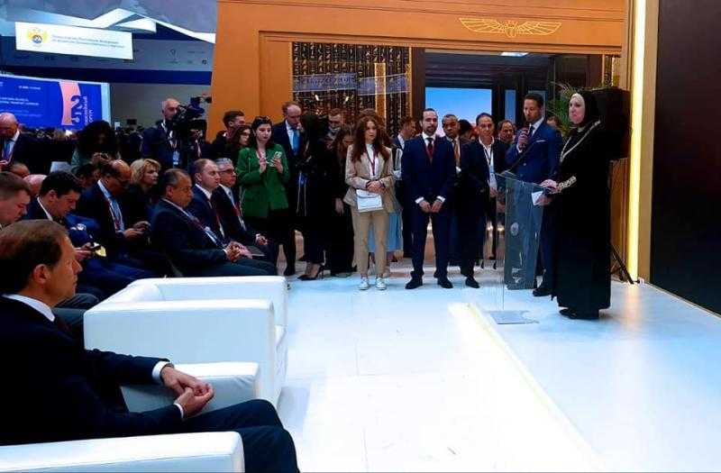 وزيرة التجارة تفتتح الجناح المصري ضيف شرف فعاليات منتدى سانت بطرسبرج الدولي