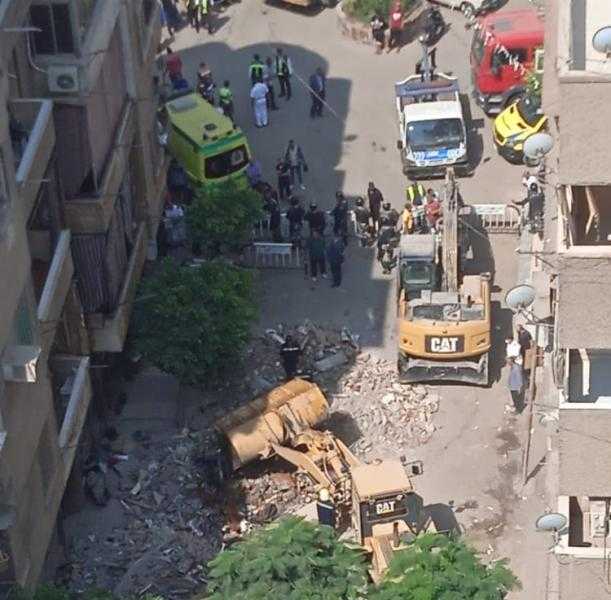 شاهد.. لحظة انهيار عقار الوايلي .. وبيان عاجل من محافظة القاهرة