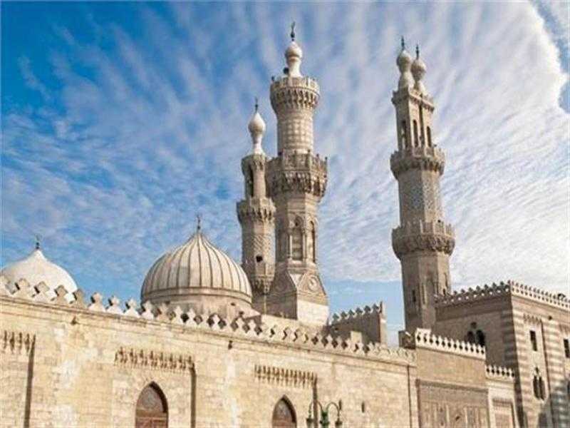 خطيب الجامع الأزهر: استقرار المجتمعات والأوطان نابع من استقرار الأسرة