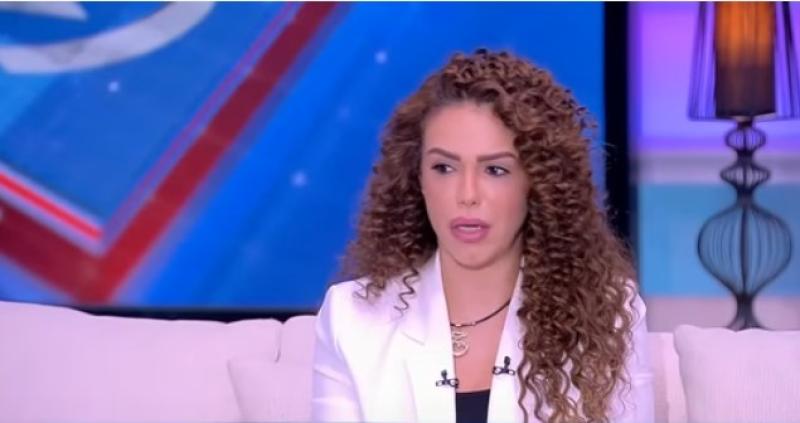 دنيا عبد العزيز: اتجوزت بعد صداقة 12 سنة.. فيديو