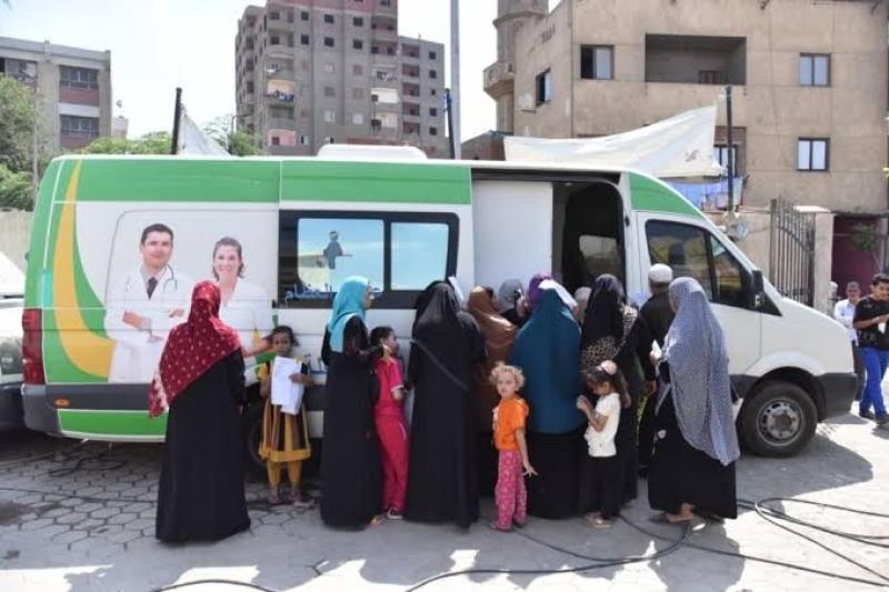 الكشف والعلاج مجانًا.. الصحة تطلق 7 قوافل طبية بهذه المحافظات