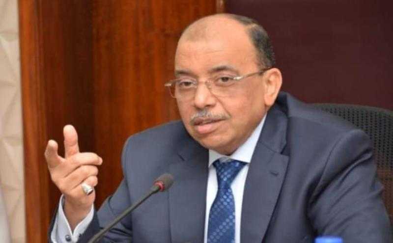 وزير التنمية المحلية يتابع مع محافظ الوادي الجديد موقف توريد القمح