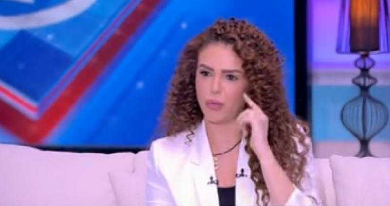 دنيا عبد العزيز تكشف سبب تأخرها في الزواج