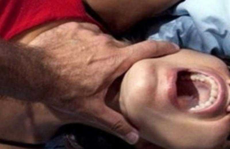 جحود أب.. قتل ابنته أمام أعين إخوتها خنقًا في الدقهلية