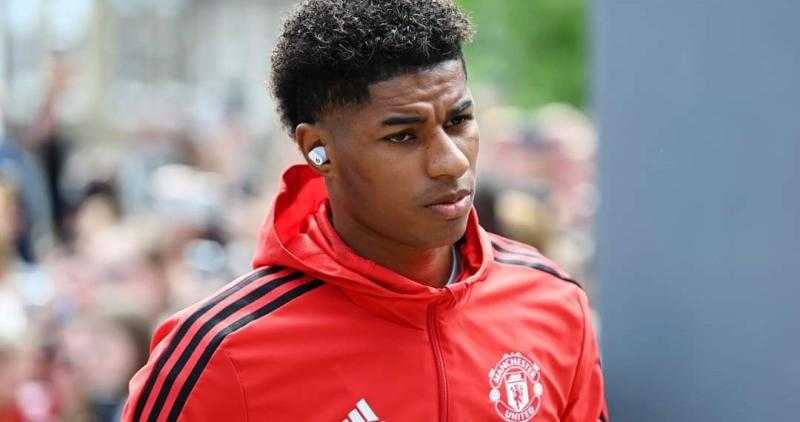 شاهد.. فنانون يدعمون لاعب مانشستر يونايتد الإنجليزي على حساب طالب مصر