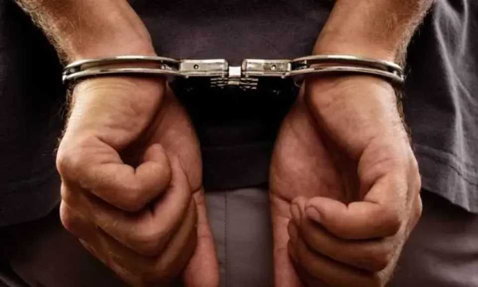 سرق حقيبتها وسلسلتها الذهبية.. الحبس 6 أشهر لمتهم بسرقة سيدة فى مدينة نصر