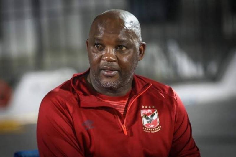نجم الأهلي يفتح النار على موسيماني بسبب مباراة الزمالك