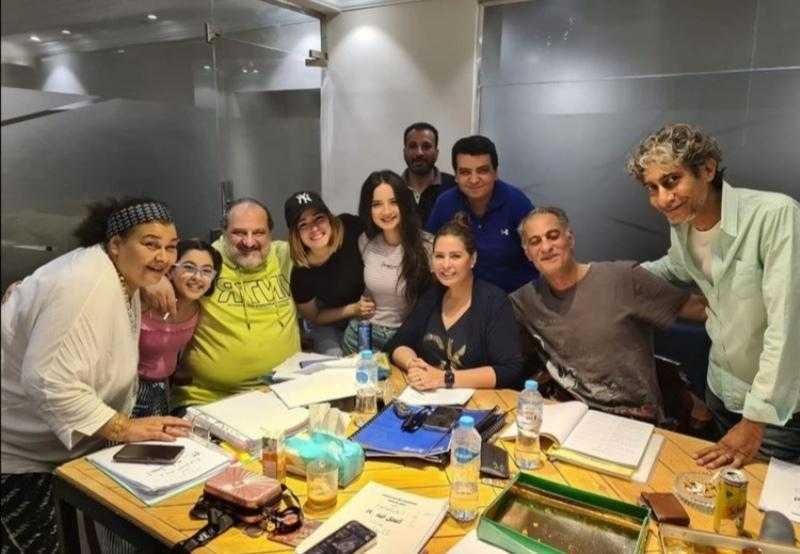 صابرين تبدأ التحضيرات الأولى لمسلسل «أعمل إيه»