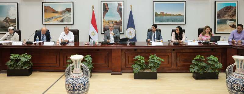 وزير السياحة والآثار