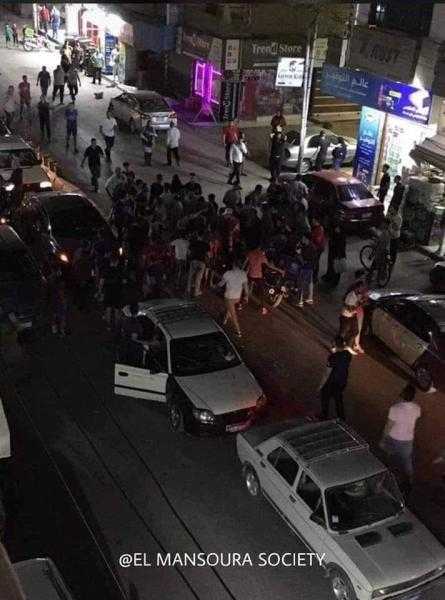 شاهد| إطلاق أعيرة نارية بأحد شوارع المنصورة.. وأنباء عن وجود إصابات