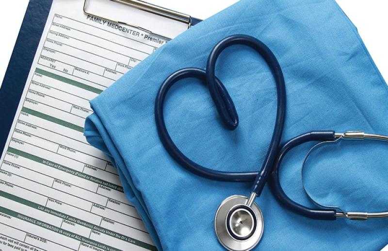 نقيب التمريض تكشف شرط متعلق بالزواج للدراسة بمعاهد الرعاية الفنية - «فيديو»