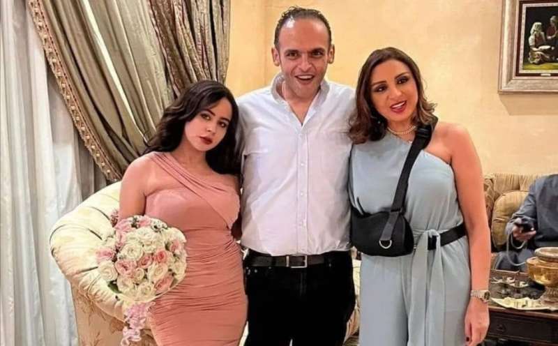 أنغام تخطف الأنظار في حفل عقد قران شقيقها