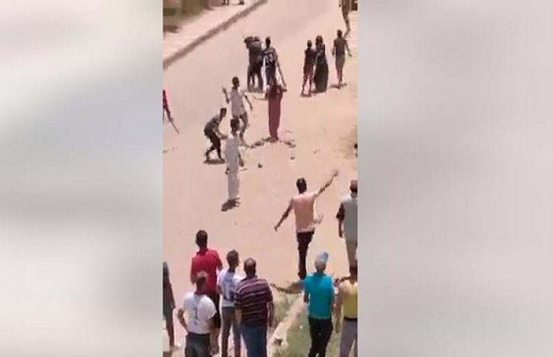 مشاهد مروعة.. خناقة شوارع بين شباب في رأس البر - «فيديو»