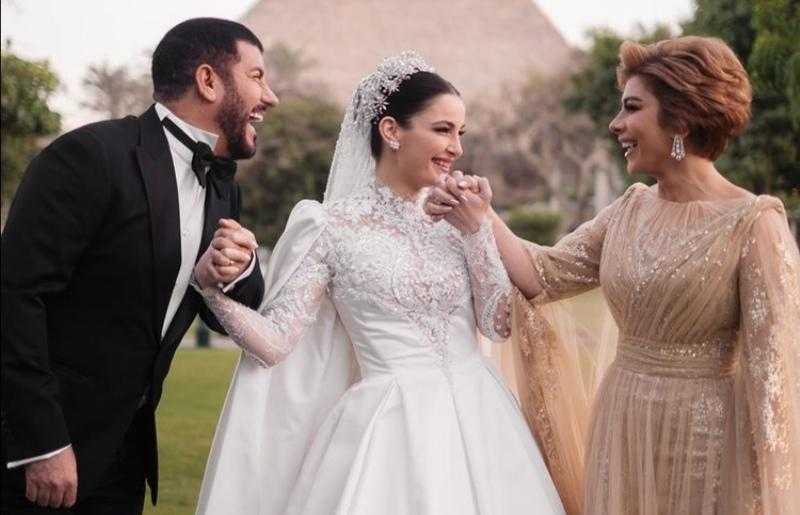 شاهد | احتفال شام الذهبي بعيد زواج والدتها الأول