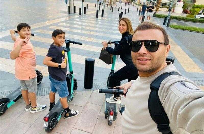 شاهد .. رامي صبري يحتفل بعيد ميلاد نجليه وهذه رسالته لهما