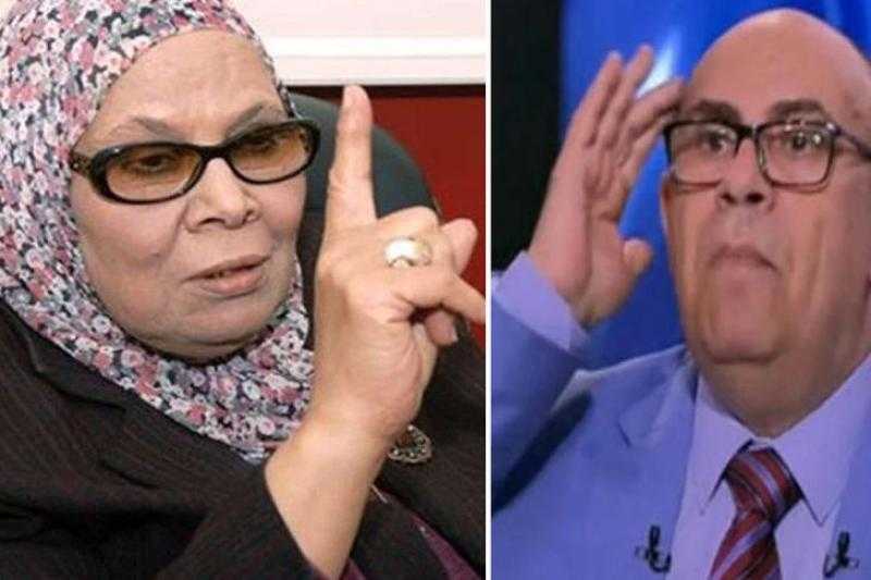 آمنة نصير تفتح النار على مبروك عطية بعد تعليقه على واقعة طالبة المنصورة