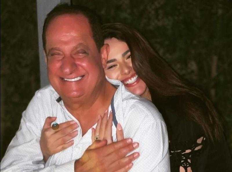 هنادي مهنى تحتفل بعيد الأب بصورة من صندوق الذكريات