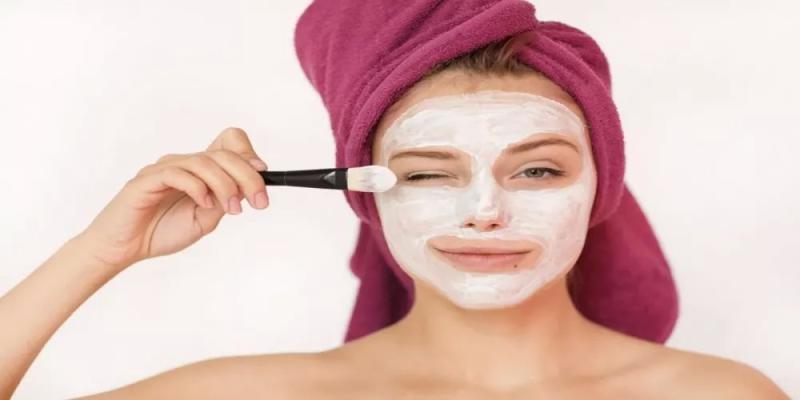 لنضارة بشرتك..  3 طرق لعمل ماسك الزبادي للوجه