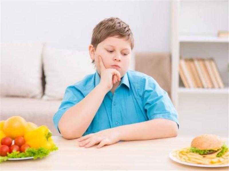 ما هي أسباب السمنة لدى الأطفال وطريقة علاجها؟