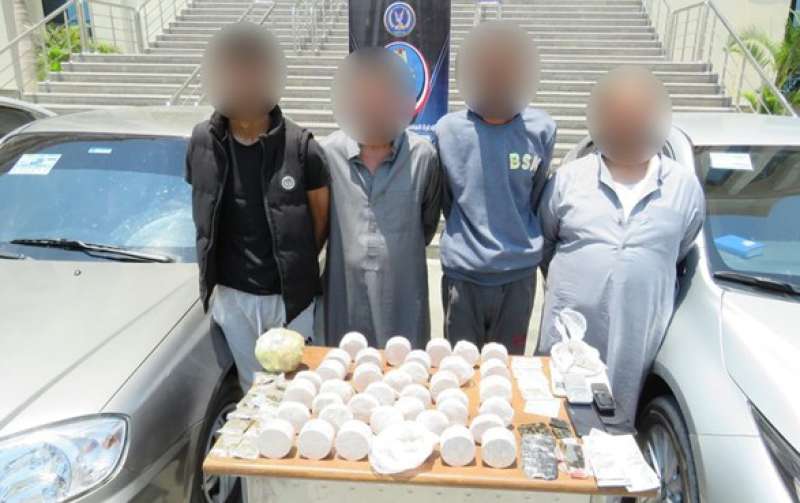 المتهمين والمضبوطات