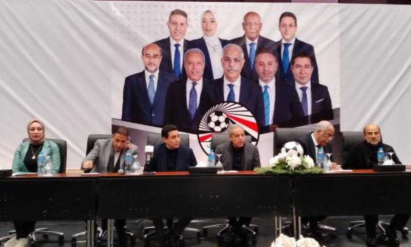 على رأسهم كيروش.. اتحاد الكرة يفاضل بين 3 مدربين