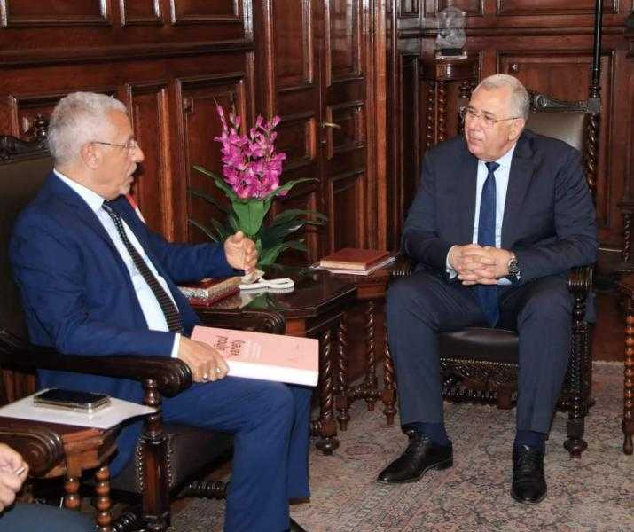 تفاصيل اجتماع وزير الزراعة مع الأمين العام لجائزة خليفة للنخيل