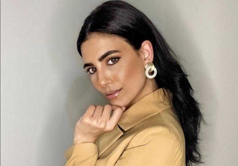 بإطلالة ساحرة.. ولاء الشريف تبهر جمهورها في أحدث جلسة تصوير