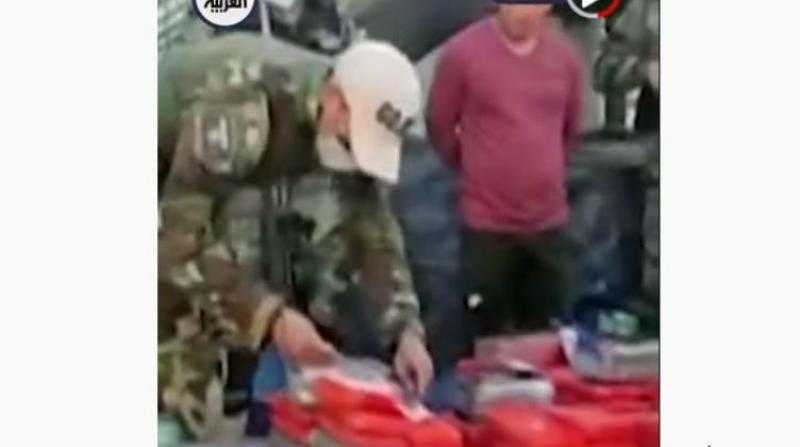 شاهد| لحظة ضبط طن كوكايين داخل طائرة