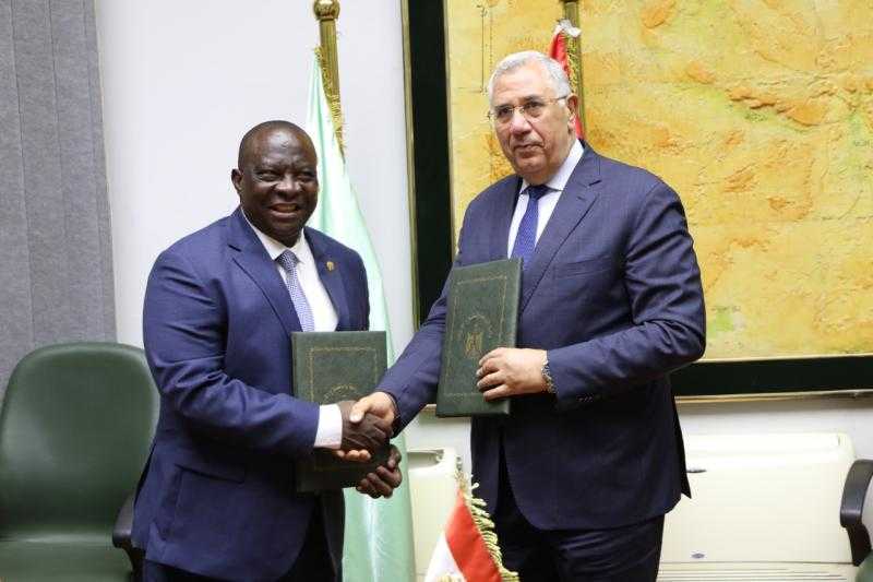 وزير الزراعة ونظيره الإيفواري يعقدان جلسة لتعزيز التعاون المشترك بين البلدين