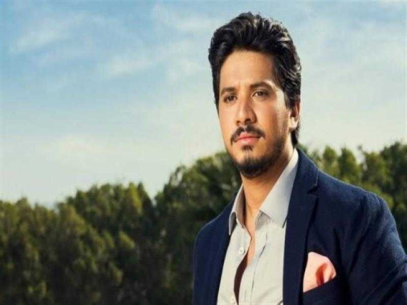 مصطفى حجاج يروج لألبومه الجديد