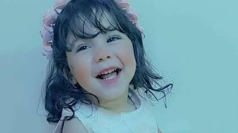 الوقت مش في صالحنا.. والدة الطفلة رقية: جمعنا 32 مليون جنيه لعلاج بنتي