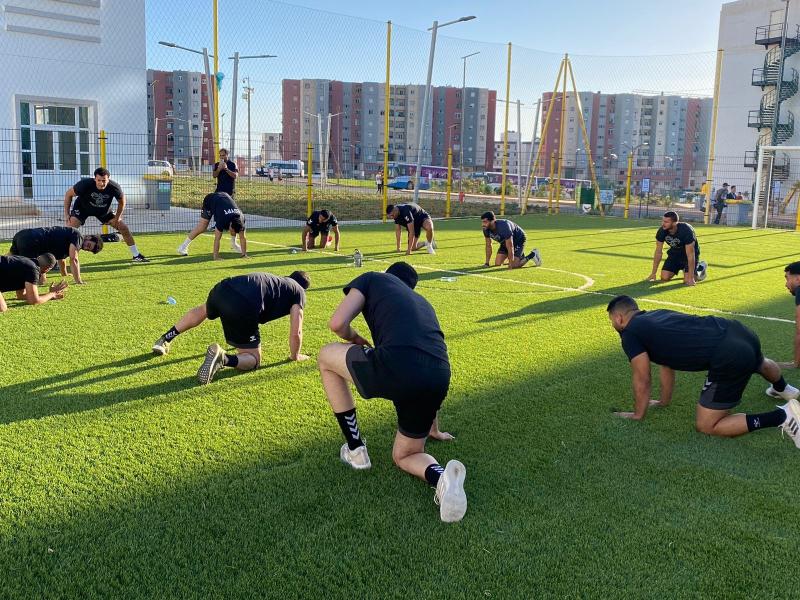 جارسيا يشارك في تدريب منتخب كرة اليد المسائي