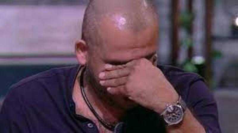 كنت هموت.. منذر رياحنة يجهش بالبكاء والسبب أحمد عز