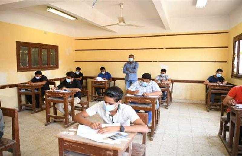 ضبط شخص نشر أسئلة مزيفة لامتحانات الثانوية العامة عبر مواقع التواصل