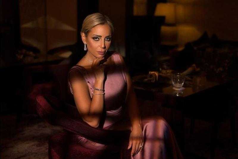 بإطلالة ساحرة.. ريم البارودي تخطف الأنظار في أحدث ظهور لها عبر إنستجرام