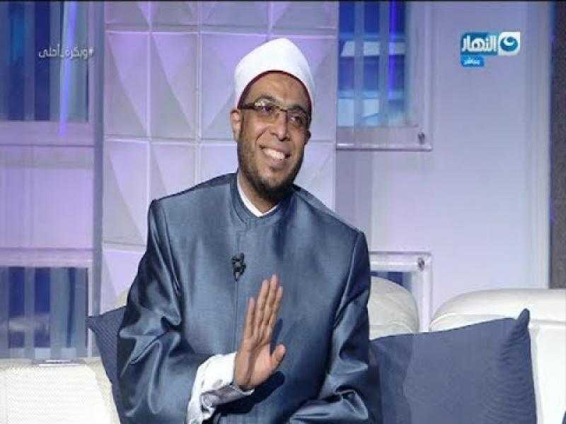 ما رأي الشرع في إلزام الفتاة بالحجاب؟.. الشيخ محمد أبو بكر يوضح