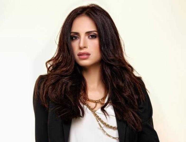 غلق قناة آمال ماهر على اليوتيوب من جديد