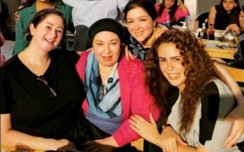 «أحلى روقة».. رسالة دنيا عبد العزيز للفنانة نورا في أحدث ظهور لها