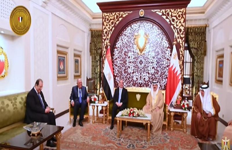 شاهد.. نشاط الرئيس السيسي في ثاني أيام زيارته للبحرين