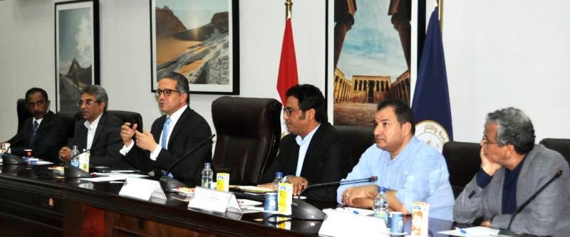 اجتماع وزير السياحة والآثار 