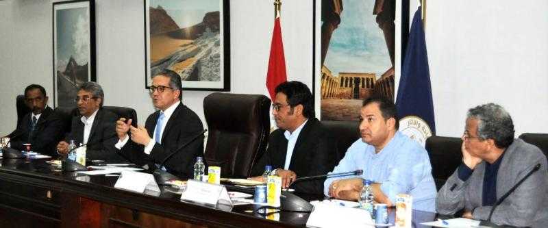وزير السياحة يلتقي مديري المعاهد الأثرية الأجنبية في مصر