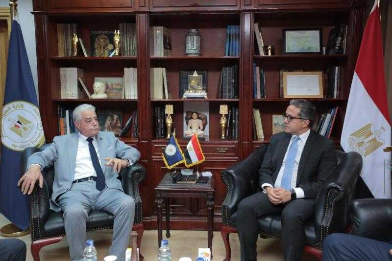 وزير السياحة والآثار يلتقي محافظ جنوب سيناء لمناقشة استعدادات استضافة مصر لمؤتمر المناخ