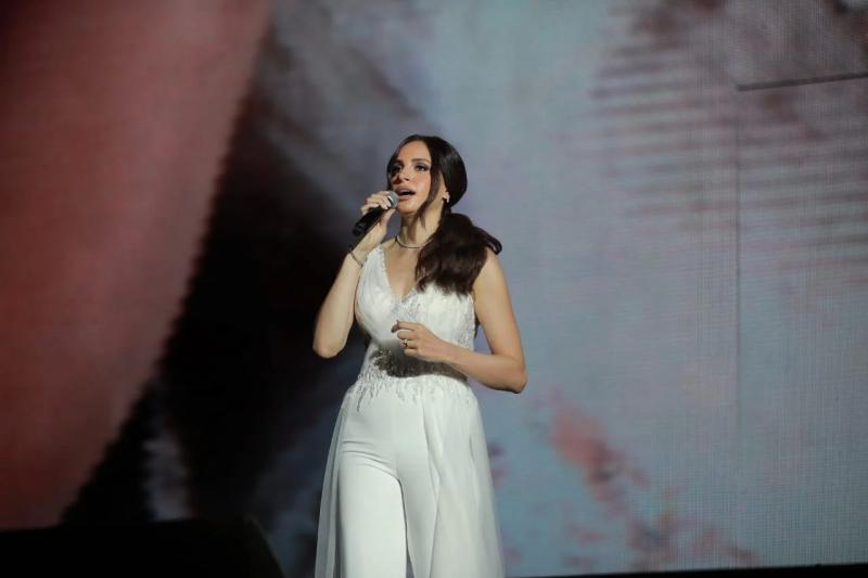 الفنانة آمال ماهر 