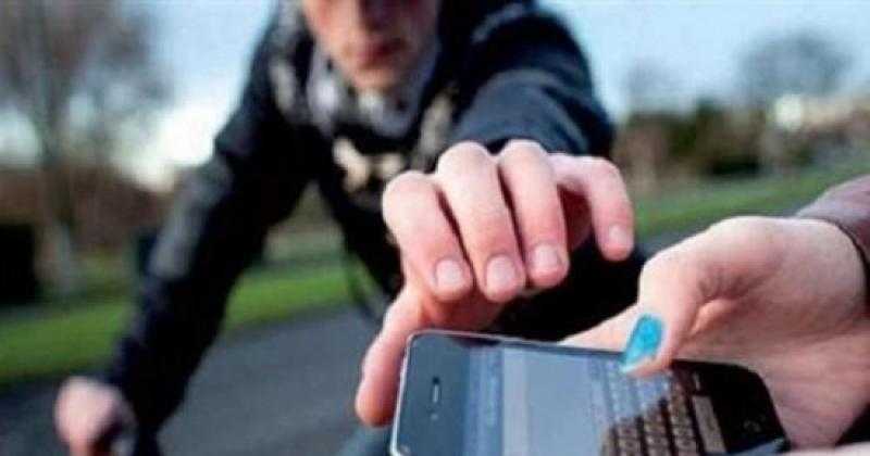 الأمن يضبط عاطلا تخصص في سرقة الهواتف المحمولة بالموسكي