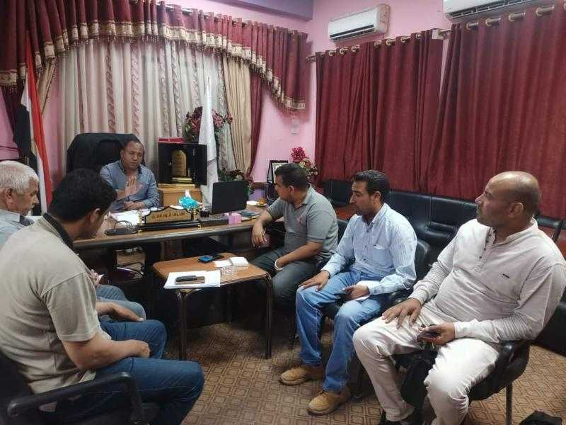 «إيدك معانا».. مركز دشنا يطلق مبادرة لتلقي الشكاوى والمقترحات
