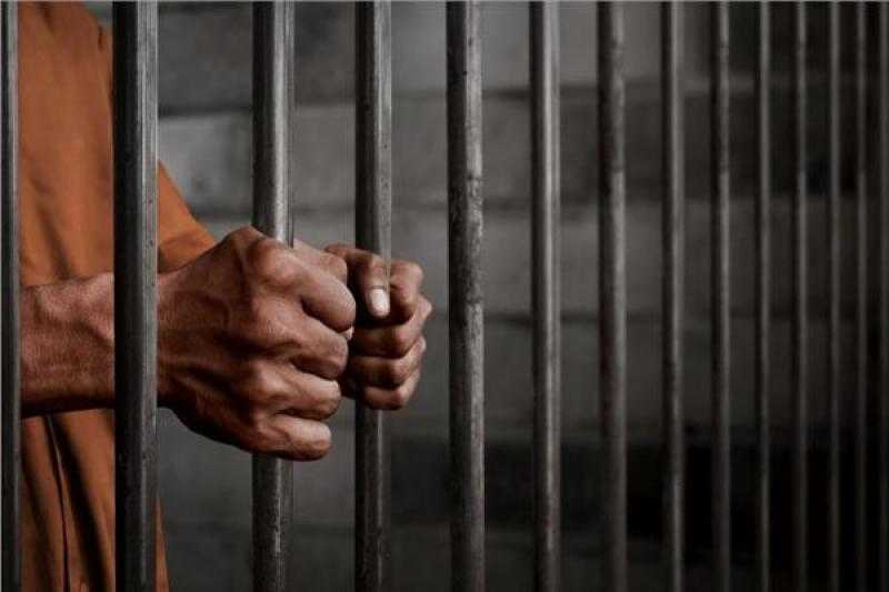 السجن 15 سنة لعامل دليفري تاجر الكيف بالإسكندرية